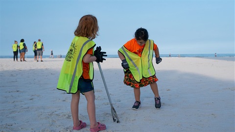 Beach Cleanup 2023f.jpg