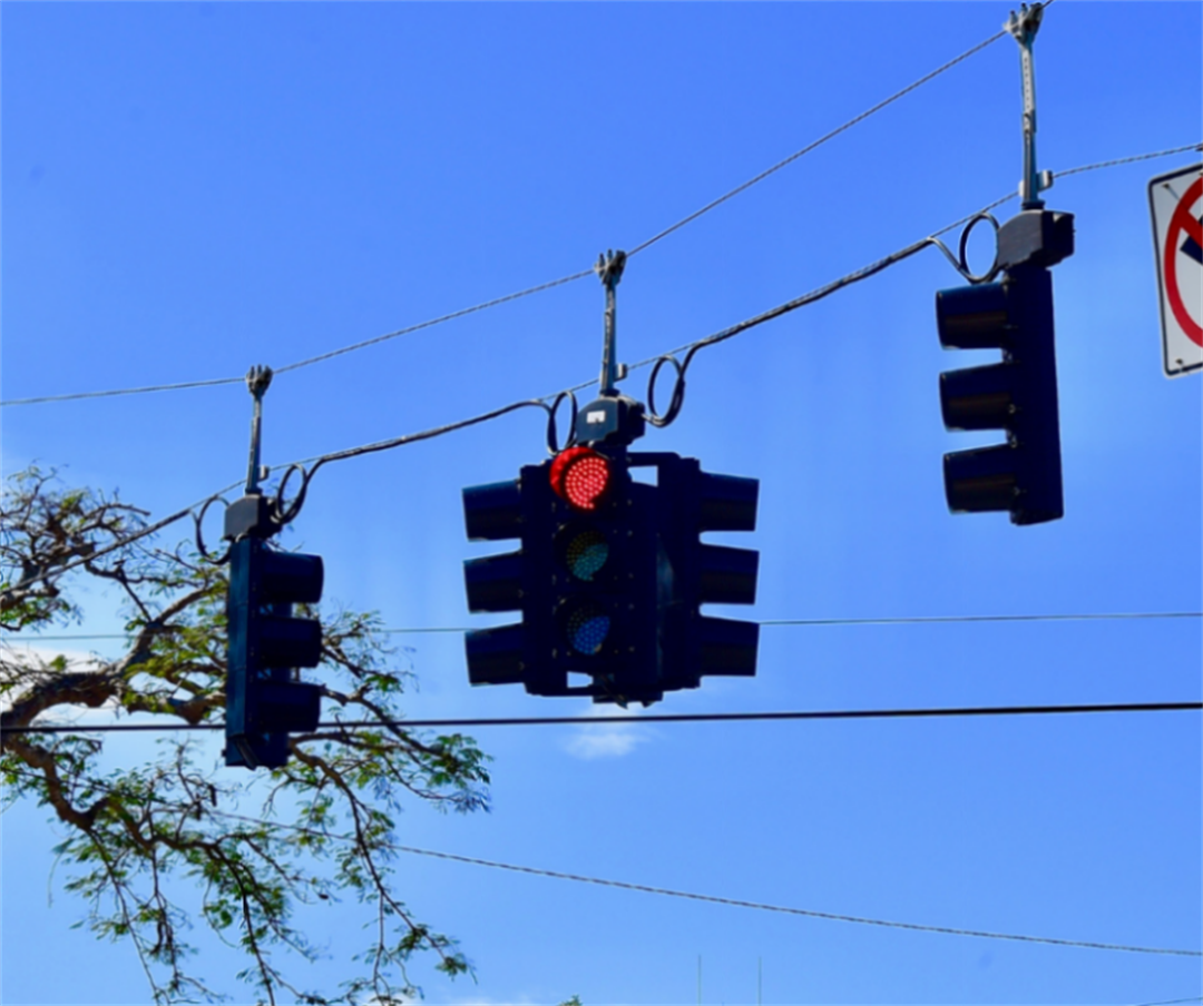 https://www.myclearwater.com/files/sharedassets/public/v/3/engineering/images/traffic-engineering/traffic-stoplight.png?w=1080